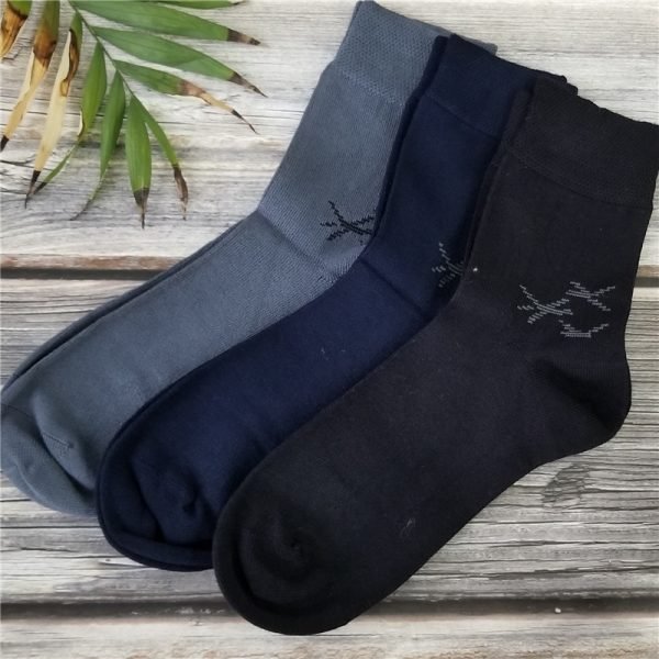 3 pairs of crew socks with leaves